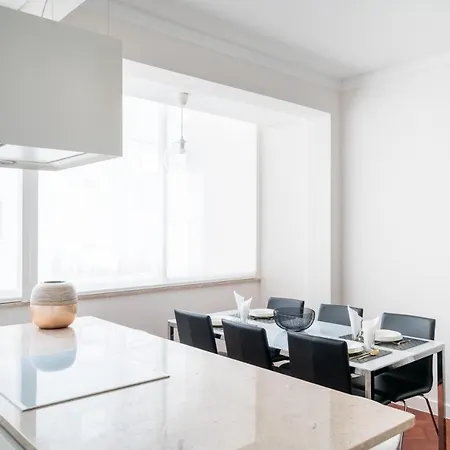Family And Executive Apartment Lisbon